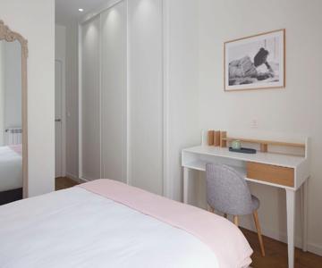 H SUITE2A by Smiling Rentals