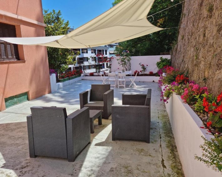 Easo Terrace Apartment free private parking and air conditioning