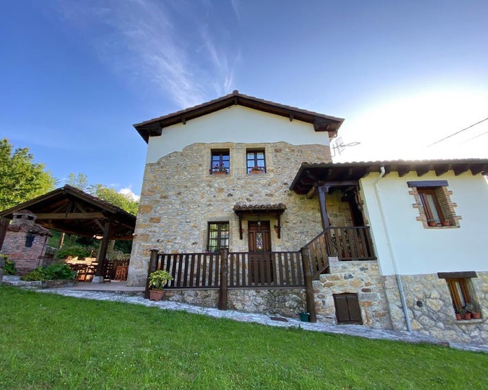 Apartamentos Rurales La Caviana