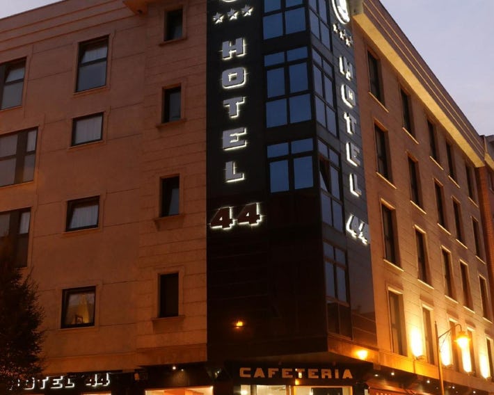 Hotel 44