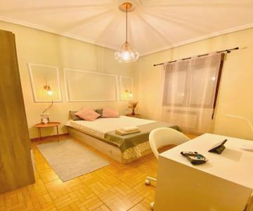 Amplio Apartamento Con Dos Patios Y Aparcamiento Privado