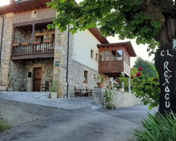 Hotel Rural El Rexacu