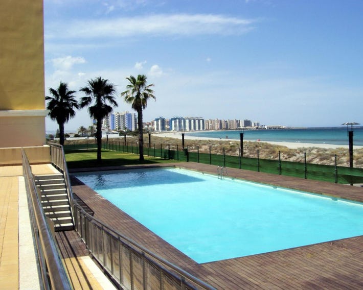Beachfront penthouse in Residencial Dos Mares