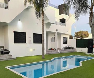 Modern Apartment with pool area