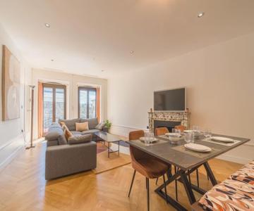 Astoria Haussmannien - Appartement de caractère