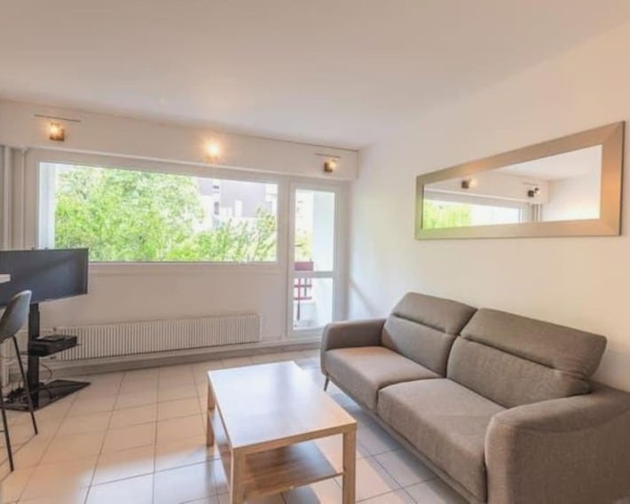 joli appartement avec balcon proximité lac