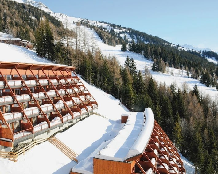 Alpine Retreat W/ Balcony