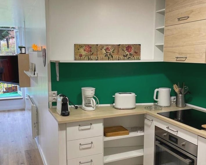 Studio rénové au centre, balcon, Wifi gratuit