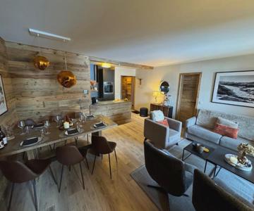 Spacious ski-in ski-out renovated apartment 4-6 pax, 161 Sources de Marie Arc 1950