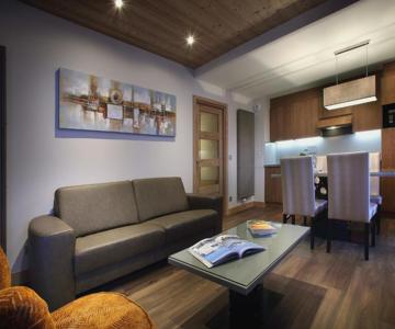 Luxury Apartment With A Balcony In The Lively Arc 2000