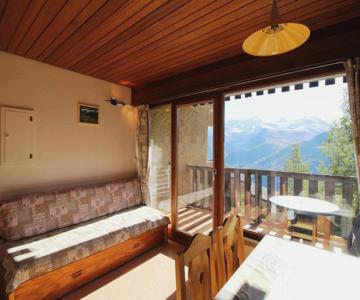 Studio cabine au pied des pistes avec balcon et parking gratuit, proche commerces - Auris en Oisans 