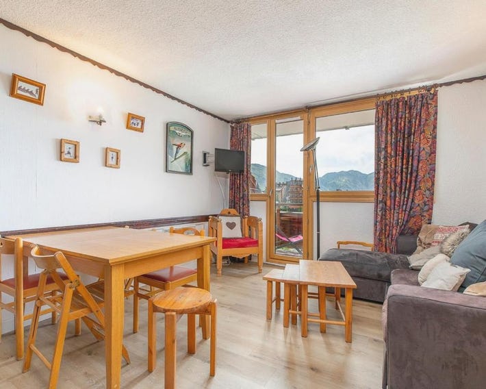 Charmant appartement central 3 pièces avec balcon et WIFI