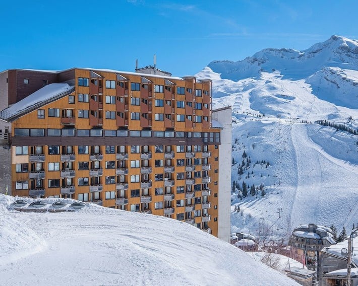 Stay Near Ski Slopes