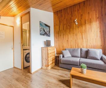 Montchavin: Studio Cabine Rénové équipé 3/4 Pers, Parking, Proche Pistes Et Commerces - Fr-1-329-17