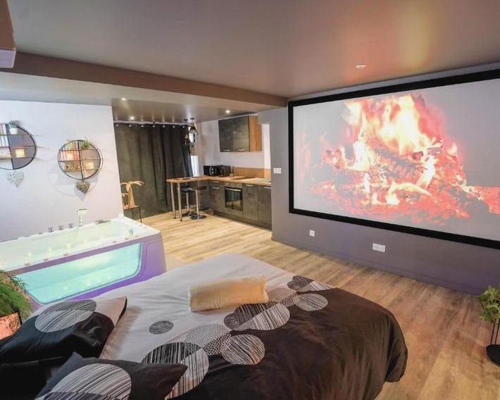 Suite de luxe Balnéo et Cinéma Le Saona