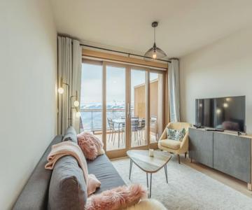 Luxurious Duplex For 4-7p With Large Terrace And Pool In Ski-in Ski-out 5* Building