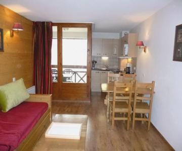 Studio Confortable Avec Balcon, Parking Et Wi-fi Inclus - 1er étage, Quartier Calme à Brides-les-bai
