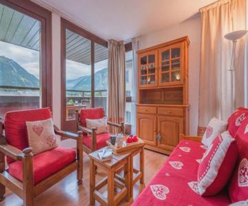 Charming Apartment With Mountain View