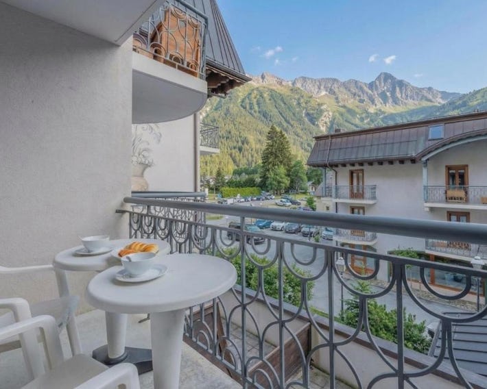 Le Cristal GM9 Mountain View, Pool, Parking & Free WiFi - Happy Rentals