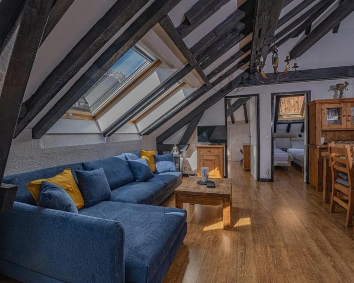 Mansarde- Central 2 bedroom top floor apartment Chamonix