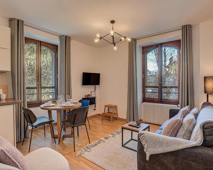 Apartment La Roseraie, Alpes Agency, Central Chamonix, Sleeps 2-3