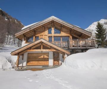 Chalet Majorette