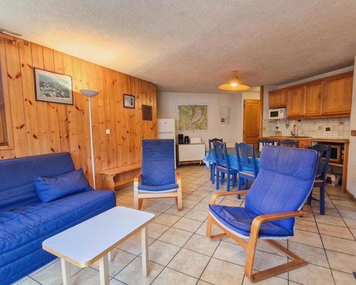 Appartement spacieux au centre station avec balcon, 3 pièces pour 8 personnes
