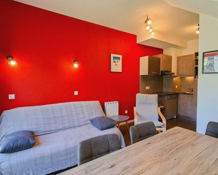 Appartement confortable au pied des pistes avec piscine et parking