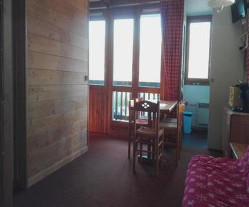 Appartement 5 personnes une chambre proche pistes balcon vue montagne Draps et serviettes non fourni