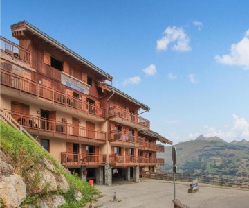 Amazing Apartment In Les Coches With Indoor Swimming Pool, Wifi And 1 Bedrooms