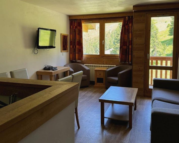 Appartement cosy avec accès direct aux pistes, espace bien-être et piscine chauffée - FR-1-181-2813