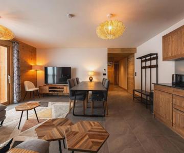 Grand appart haut de gamme 8p, skis aux pieds, vue Mont Blanc, balcon, parking, linge inclus - FR-1-