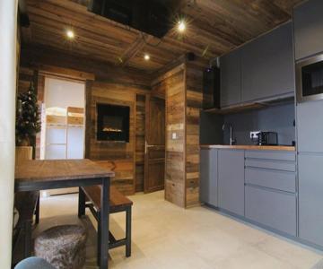 Appartement spacieux 3 pièces avec grande terrasse au coeur de l'Alpe d'Huez, parking et casier à sk