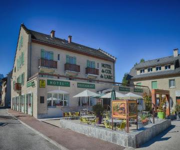 Hotel Du Col De L'arc
