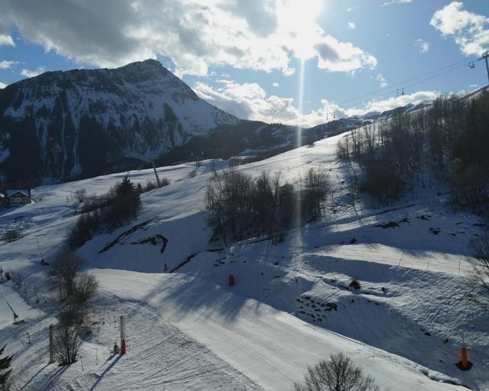 Corbier centre Vostok 32m2 balcon Sud vue pistes Tourisme 2 étoiles