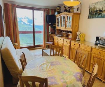 Appartement rénové au pied des pistes avec accès piscine - FR-1-267-198