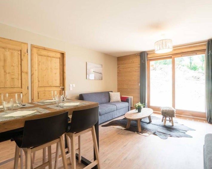 Charmette 2 pièces avec parking, terrasse et casier à skis - FR-1-291-860
