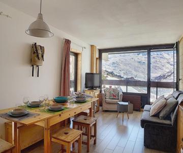 Appartement Rénové 3 Pièces, Balcon, 10ème étage - Fr-1-344-857
