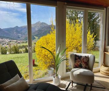 Chalet cosy dominant le village
