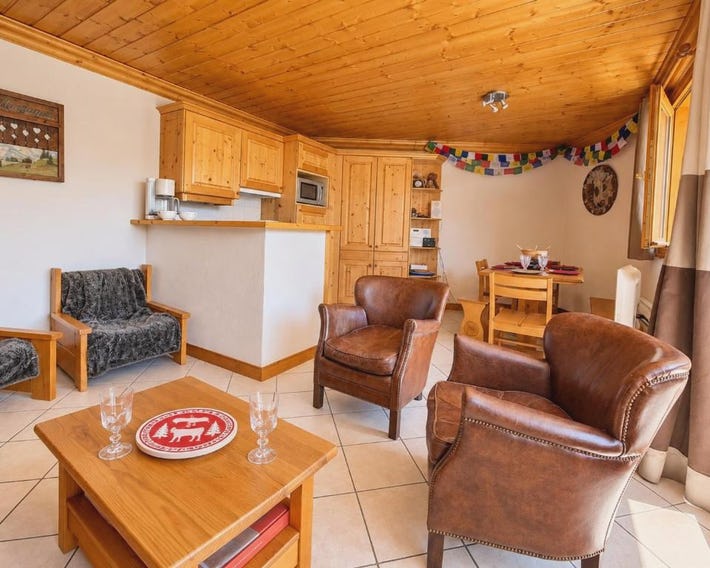 Appartement spacieux près des pistes avec Wi-Fi et parking, 2 chambres