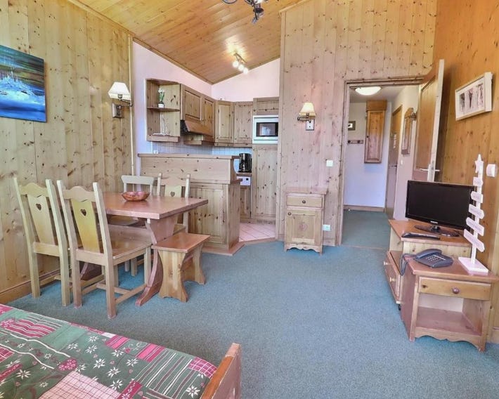 Charmant 2 Pièces, 4 Pers. avec Animaux Admis et Accès Wi-Fi - FR-1-182-32
