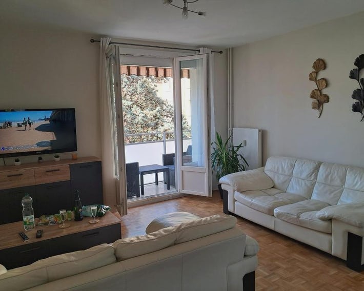 Le 8 - Appartement 2 chambres calme, tout confort, parking privé gratuit, à 2 pas des Allées Provenç