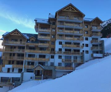 *NEW* Bellevue D-Oz Ski In Ski Out Luxury Apartment (8-10 Guests)