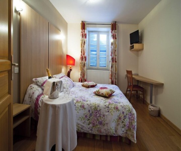 Logis Hotel Le Jardin Des Thermes