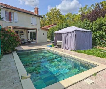 VILLA BELLA avec piscine et jacuzzi