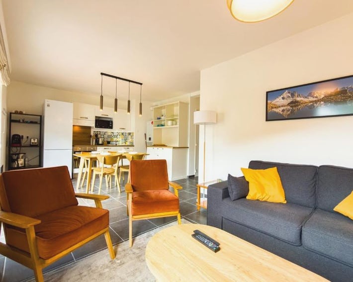 Apartment for 6 people with balcony & parking