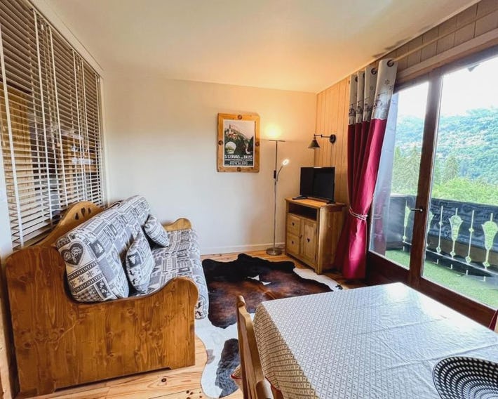Comfortable studio with pool and view