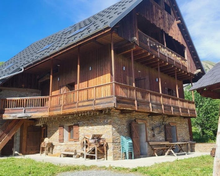 Appartement rénové dans chalet au coeur du vieux village