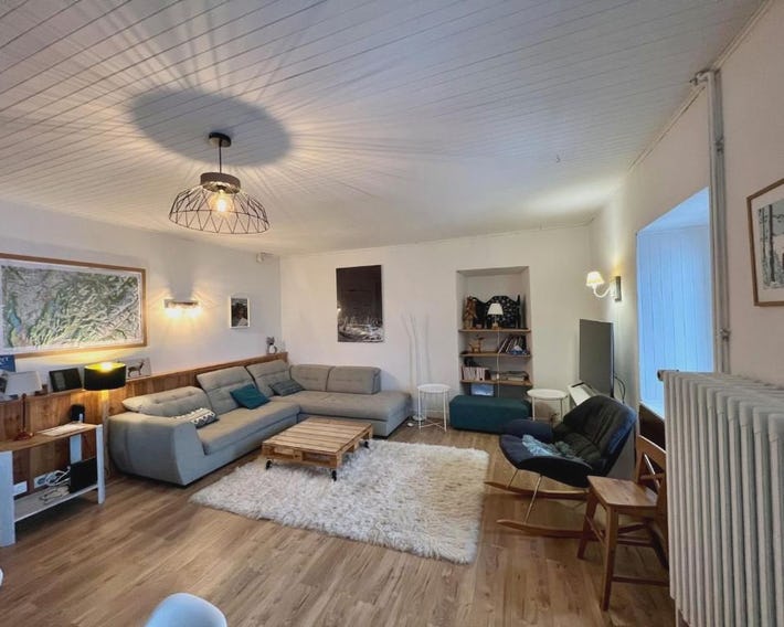 Appartement pour 14 pers, rénové, animaux acceptés, parking