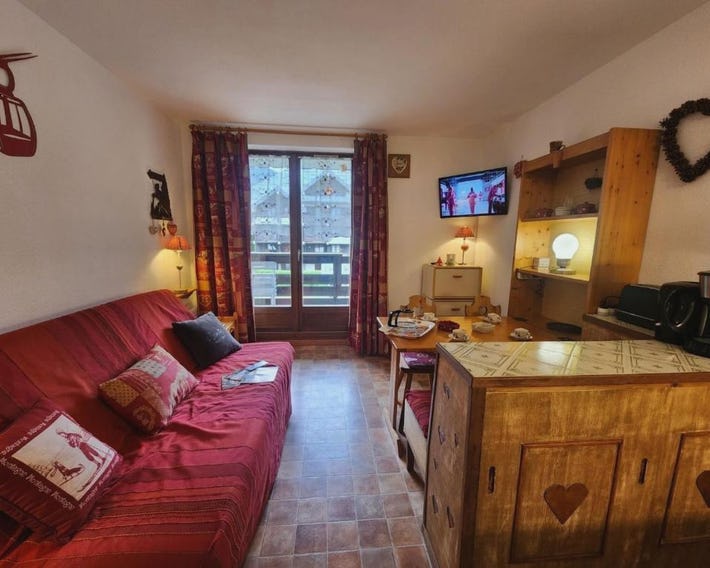 Studio coquet au centre de Samoëns avec parking privatif, proche des commodités